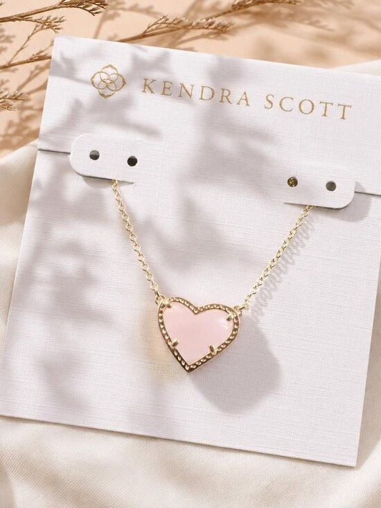 Kendra Scott Jewelry - Kendra Scott Ari Heart Gold Rose Quartz Pendant Necklace